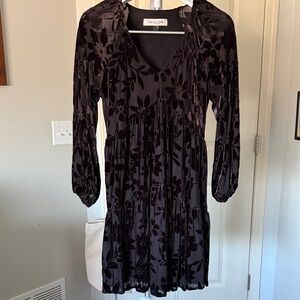 Taylor Women's Dark Floral Long Sleeve Dress